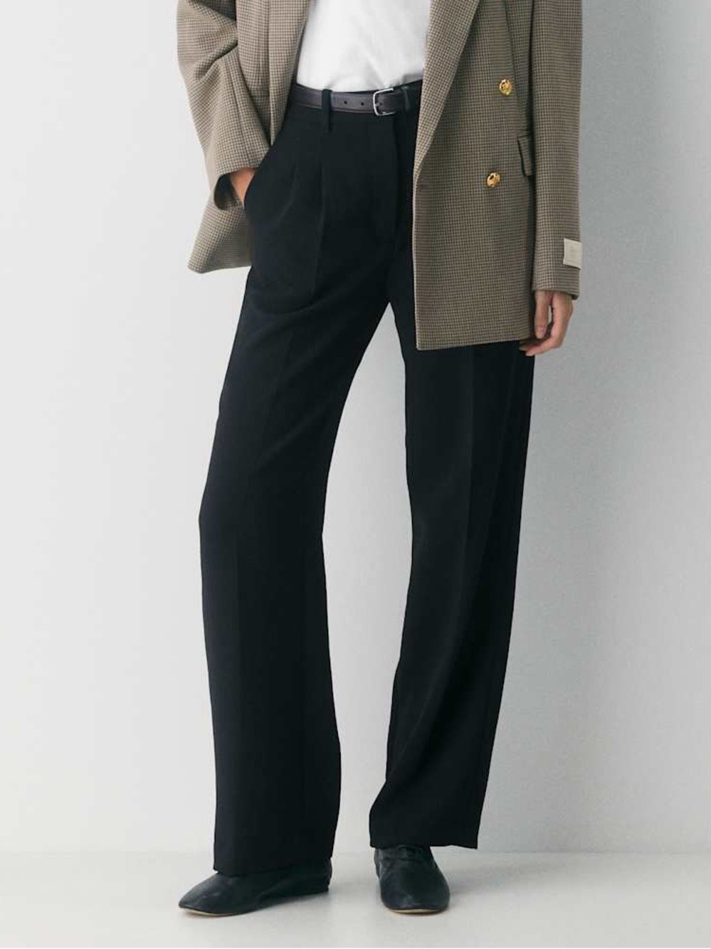 Aritzia Effortless Pants Crepette Black High-Rise Tailored Trousers Size 4